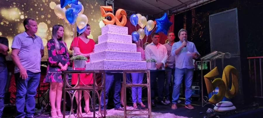 Damaso visita municípios da região central do Estado e participa de festividades