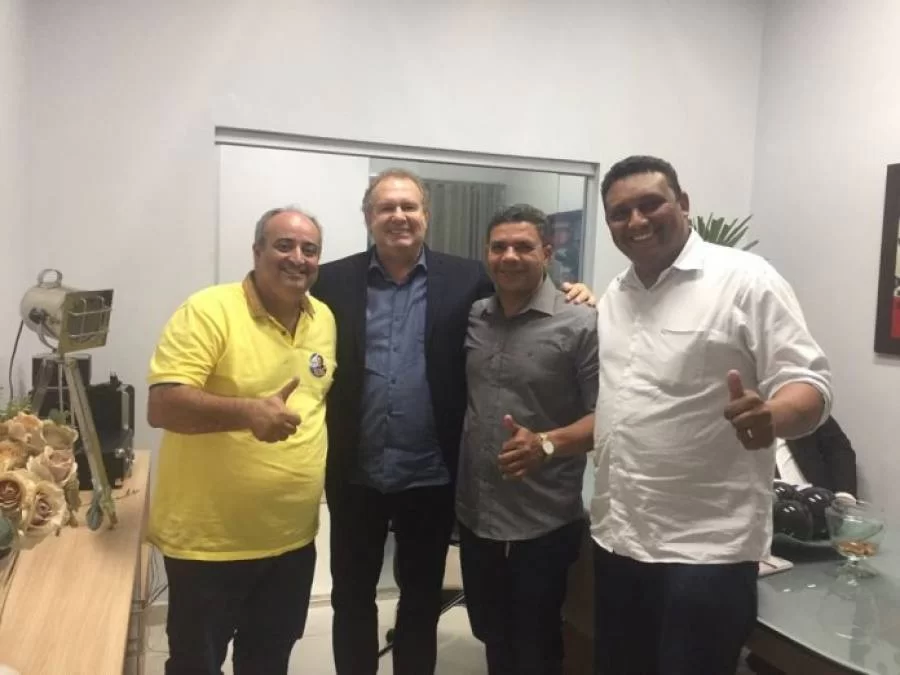Mauro Carlesse ganha reforÃÂ§o no Norte; com apoio de vice-prefeito de AraguaÃÂ­na Fraudneis Fiomare