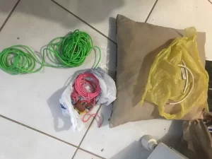 PolÃÂ­cia Civil desencadeia OperaÃÂ§ÃÂ£o Commercia Illicita, que prende mulher e apreende bloqueador de sinal para roubo e explosivo