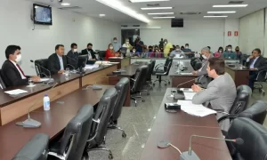 Comissão do impeachment rejeita requerimentos e Elenil diz que cronograma de trabalho só será criado quando "Carlesse for encontrado"