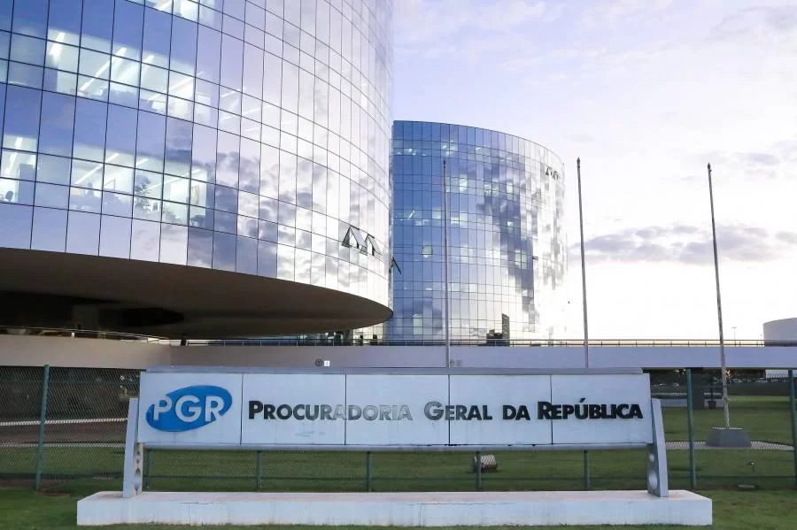 PGR pede a justiça a perda definitiva do cargo de governador a Carlesse e denuncia mais 14 pessoas em processo sobre interferÃªncia na polícia