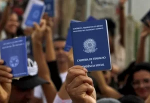IBGE: desemprego cai 1,6 ponto percentual e chega a 12,1%