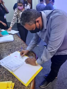 Osório do Som assina convÃªnio de R$ 2 milhões para pavimentação asfáltica de Bernardo Sayão