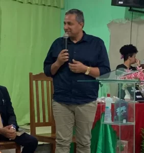 Prefeito de Bernardo Sayão concede progressão e paga abono aos profissionais da rede de ensino