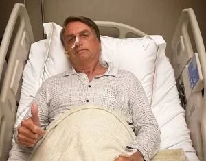 Jair Messias Bolsonaro é internado em hospital de São Paulo com desconforto abdominal