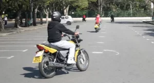 Instrutores de Moto Escola com a habitualidade de exposição ao risco possuem direito ao adicional de periculosidade, afirma TST