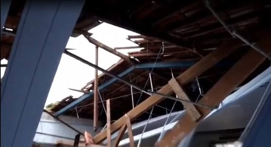 Teto de igreja desaba e deixa um ferido em Colinas