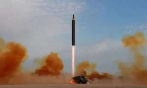 Coreia do Norte lança novo míssil balístico hipersônico contra o mar