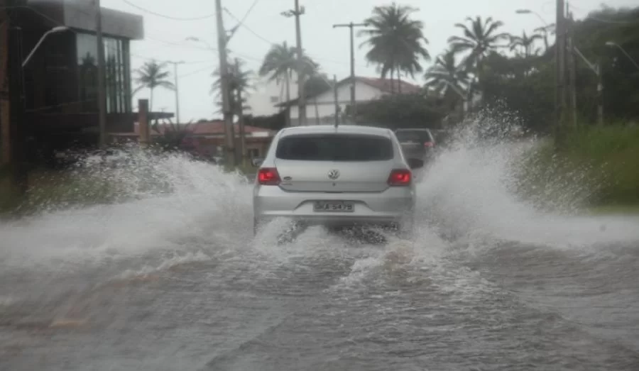 Temporal causa  transtorno a moradores de Araguaína