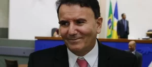 Depois de um bom período distante, Eduardo Siqueira volta ao Palácio para encontro com Barbosa