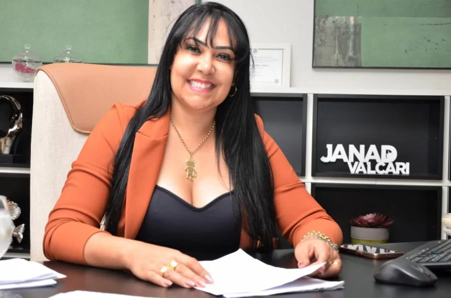 Janad vence queda de braço com Cinthia Ribeiro ao ser anunciado construção de sede da CÃ¢mara