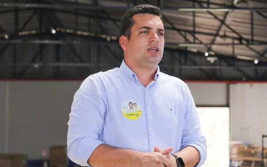 Sobrinho de Laurez recebe bÃªnçãos de Wanderlei e assume vaga na Aleto