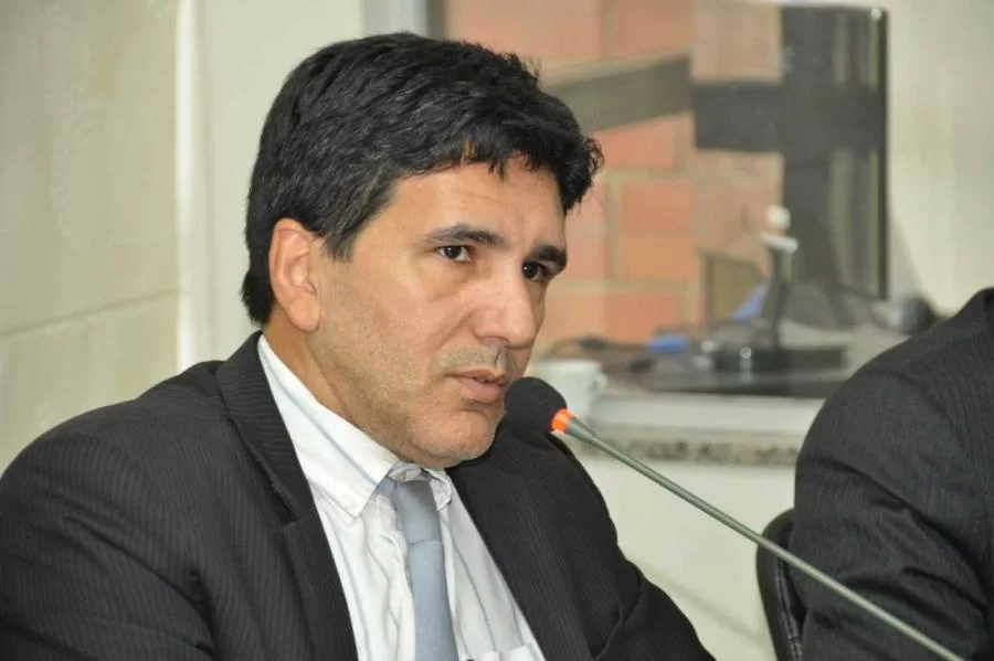 Relator de impeachment de Carlesse, inicia a análise dos documentos apresentados pela defesa e diz que entregará em 10 dias seu parecer