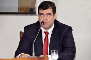 Ricardo Ayres saí de licença após articulação de Wanderlei Barbosa e assume secretaria responsável por parcerias público-privadas