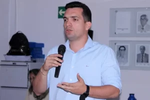 Gutierres Torquato toma posse em cadeira na Aleto e afirma que projeto de Wanderlei não inviabiliza o de Laurez rumo ao Palácio Araguaia