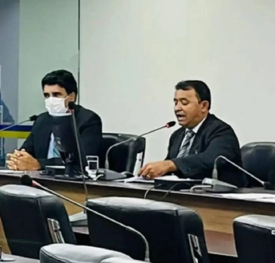 Comissão atende defesa de Carlesse e suspende processo até definição se haverá novo relator