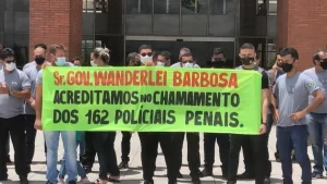Comissão de aprovados do concurso da Polícia Penal cobram  posse; Classe entra em seu segundo dia de manifestação na Capital