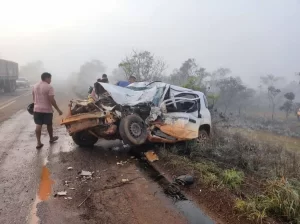 Batida frontal entre carro da secretaria de saúde de Campos Lindos e caminhão deixa quatro mortos