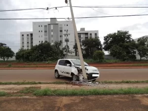 Acidentes envolvendo postes aumentam 46,5% em 2021, diz dados da Energisa