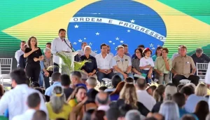 Bolsonaro participa do lançamento do programa DNA do Brasil em Porto Nacional