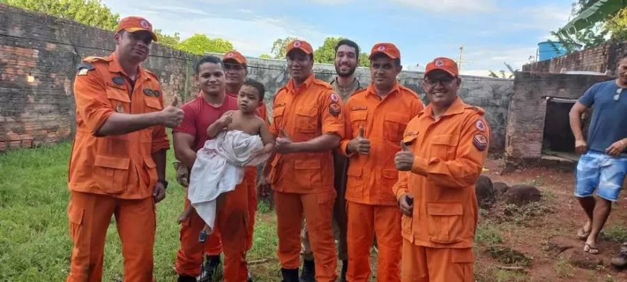 Em Araguaína, criança de trÃªs anos é resgatado pelos Bombeiros após cair em fossa de 12 metros
