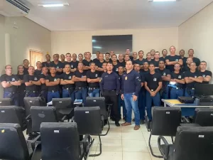 Peritos ministram palestra a alunos-soldados da Polícia Militar em Colinas do Tocantins