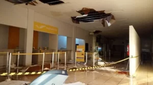 Chuva forte em AraguaÃÂ­na surpreendeu moradores