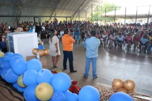 Com apoio de Vilmar, mães de Filadélfia iniciam maio com festa e homenagens