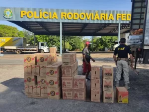 Durante inspeção PRF encontra mais de 1.500 litros de bebidas alcoólicas sem nota fiscal em Alvorada