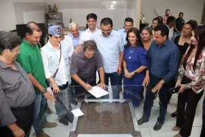 Atendendo solicitação de Vilmar, Wanderlei autoriza licitação para reforma de Colégio de Colméia