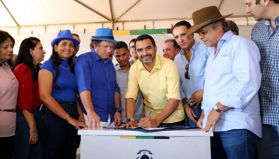 Dertins reitera seu compromisso com Wanderlei Barbosa em evento de Ordem de Serviço da Transcolinas