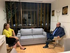 Dulce Miranda chega em Brasília e encaminha aliança entre PL e MDB