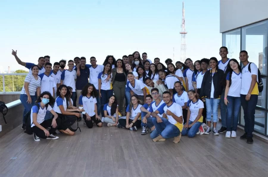 Projeto "A CÃ¢mara vai Ã  escola", reúne alunos do colégio estadual Frederico na CÃ¢mara de Palmas