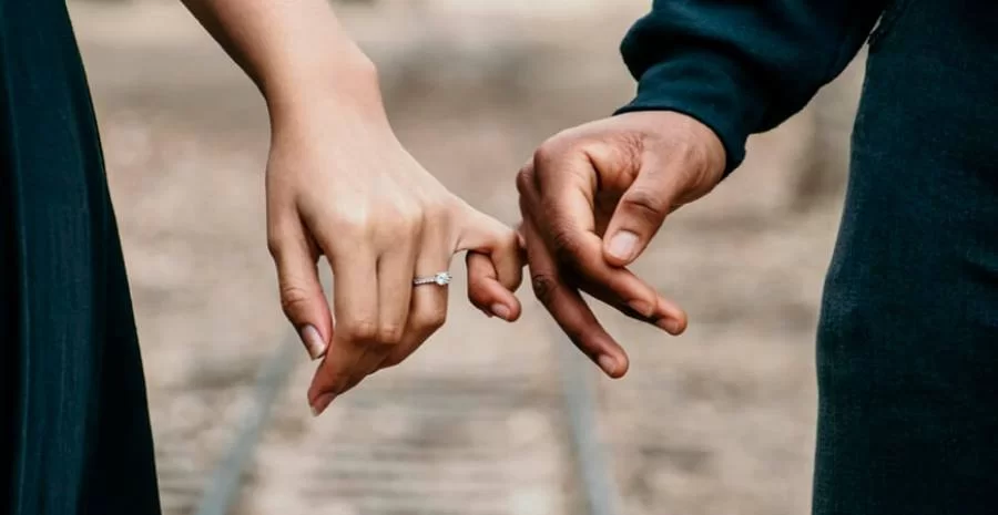 Apesar da pandemia e a crise econômica, mercado deve recuperar o fôlego no Dia dos Namorados