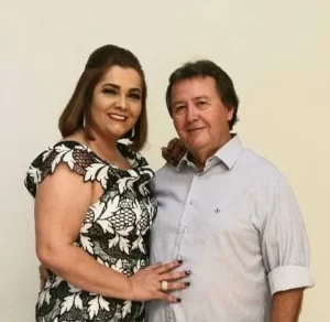 Deputado Vilmar de Oliveira celebra aniversário da esposa, maria Antônia