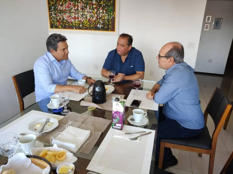 Em Brasília, Dimas, Damaso e Eduardo Gomes discutem chapa conjunta