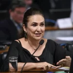 “Larga de ser mole”: Kátia Abreu dispara contra Flávio e cobra que enfrente derrota no Brasil; veja o vídeo