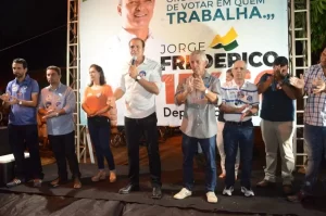 "Continuar votando nas pessoas erradas ÃÂ© falta de responsabilidade", alerta AtaÃÂ­des