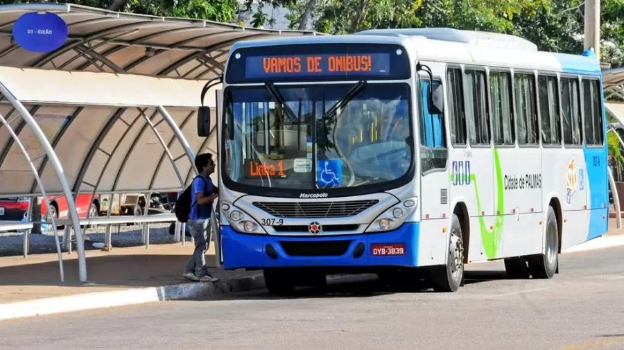 Janad Valcari cobra licitação do transporte público para mudança na prestação do serviço