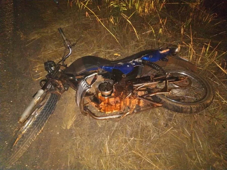 Carro tenta ultrapassar e atinge em cheio motocicleta; casal morreu no local