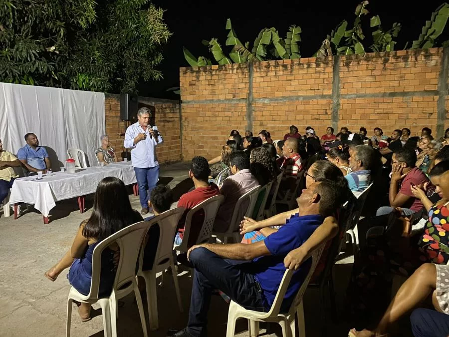 Dertins reitera compromisso durante reunião na casa de Líder Colinense