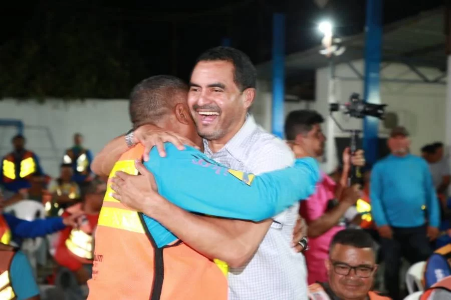 Wanderlei Barbosa e Laurez são recebidos em Araguaína com buzinaço de mototaxistas