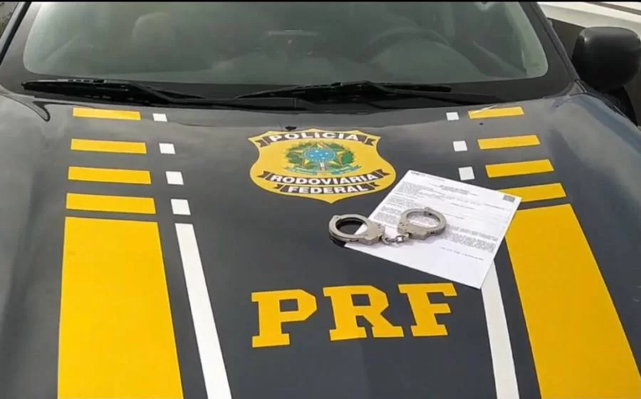 Durante fiscalização PRF cumpre mandado de prisão por violÃªncia doméstica em Colinas