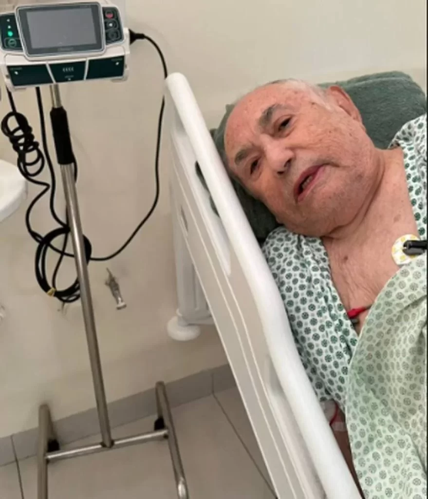 Siqueira Campos apresenta melhora e sai da UTIÂ 