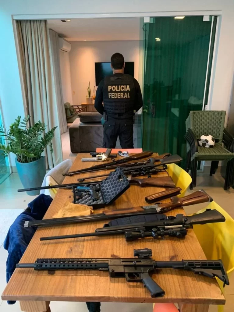 Polícia Federal apura tráfico internacional de armas de fogo, acessório e munição e associação criminosa em Palmas