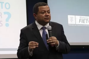 "Juiz da Ficha Limpa", anuncia candidatura a deputado federal pelo PSB
