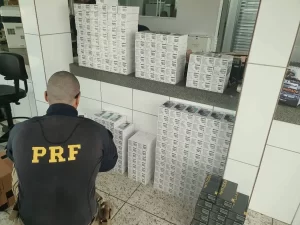 PRF prende cerca de 270 celulares sendo transportados em ônibus sem nota fiscal