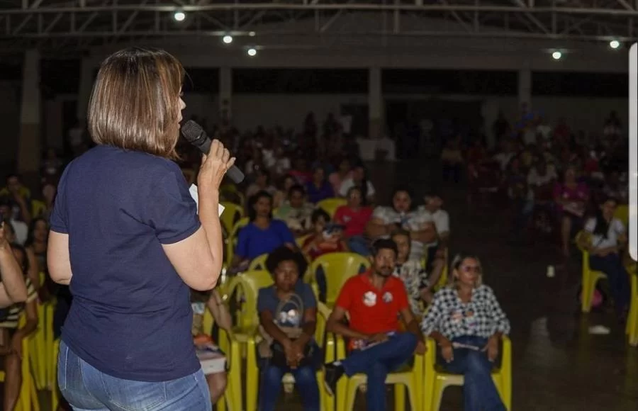 Dorinha realiza reunião com profissionais da educação de Colinas ao lado de Kasarin