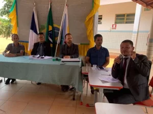 Vereadores e prefeito de Palmeirante debatem com a sociedade os problemas da concessão de água e reforma fundiária