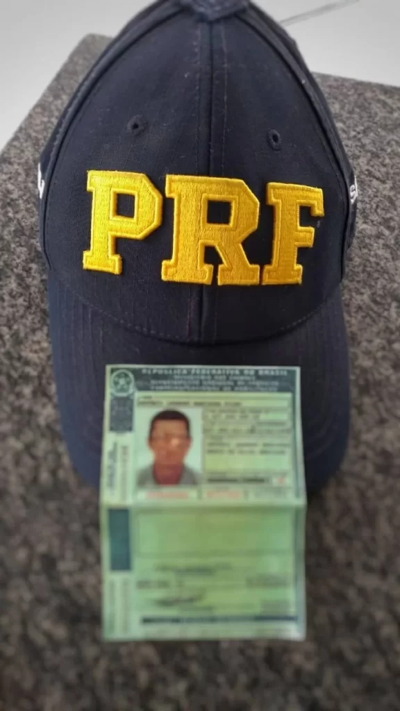 Motorista parcela  CNH em 5 vezes no cartÃÂ£o e ÃÂ© preso em flagrante durante fiscalizaÃÂ§ÃÂ£o